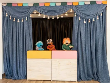 Puppet show space